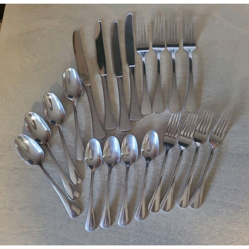 ONEIDA Stainless 20 Piece Flatware Set Service For 4